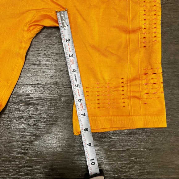 Gymshark Women’s Yellow Glow Seamless Bike Shorts Size Small - Picture 6 of 6